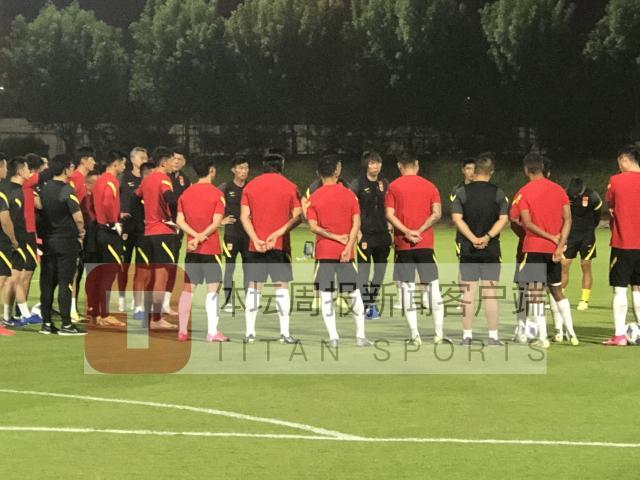 2026世界杯买球平台-国足恢复训练平复情绪备战日本 李铁单聊韦世豪