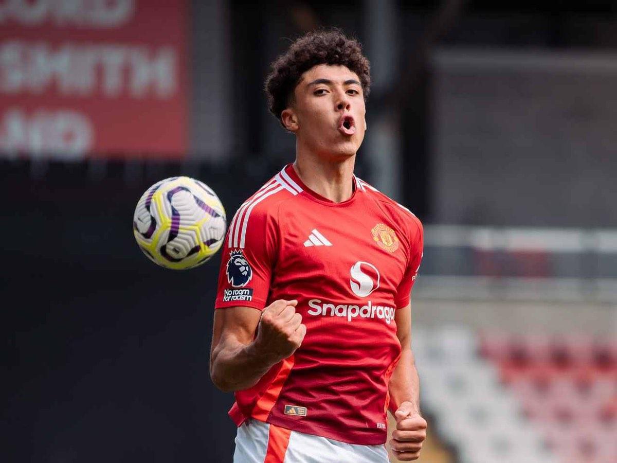 跟队：曼联19岁前锋惠特利将外租英甲布拉德福德城